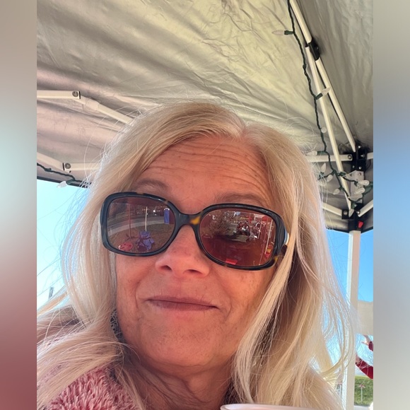 Meet your Posher, Brenda - Picture 1 of 1